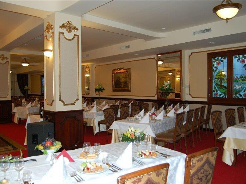 Elite Hotel Oradea Exterior photo